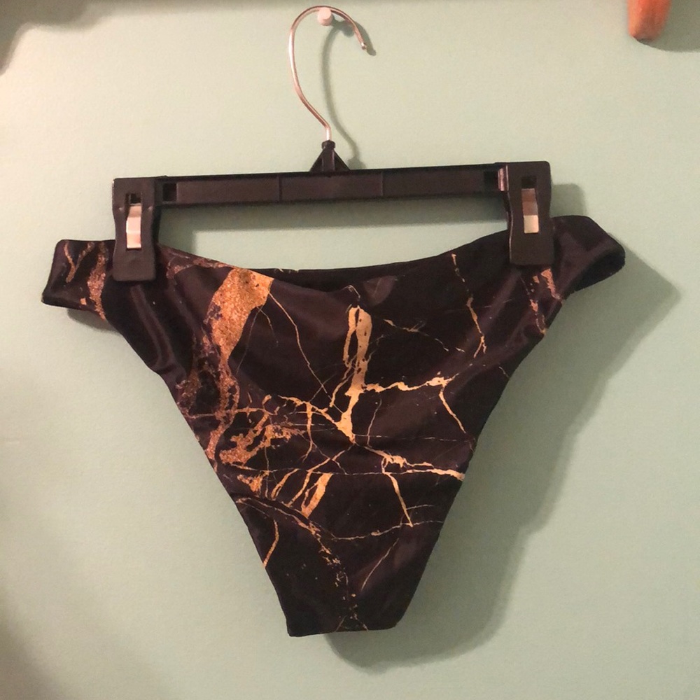 swim suit - Picture 5 of 7